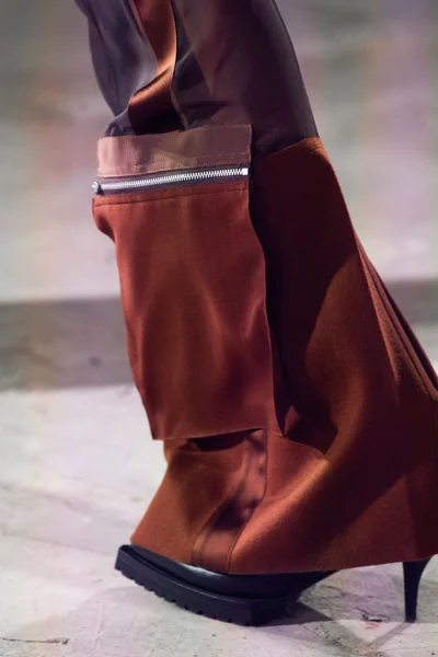 Look 11